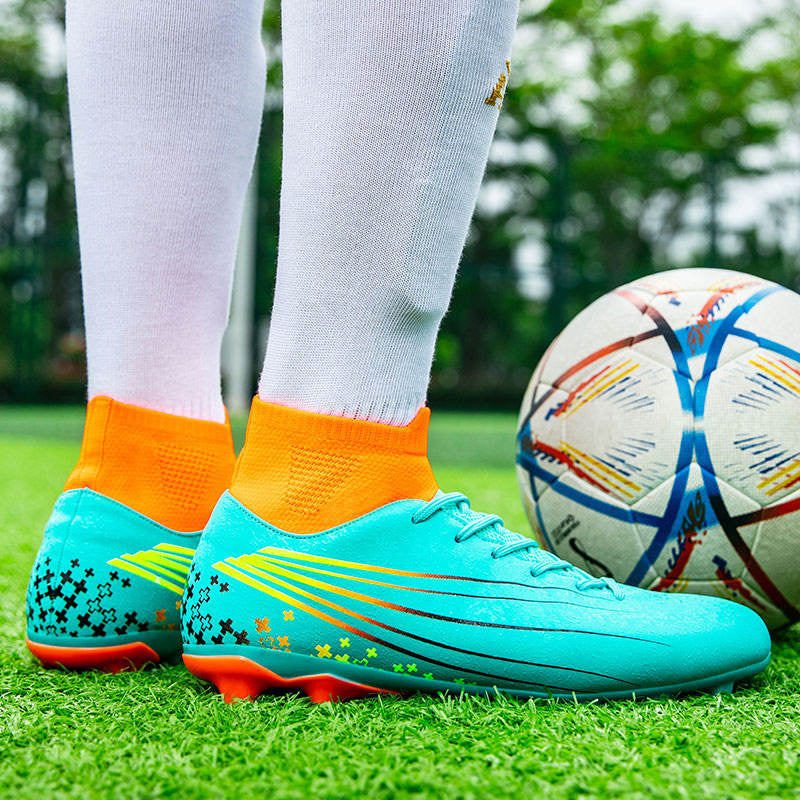 Outdoor Low-Cut Breathable Soccer Cleats